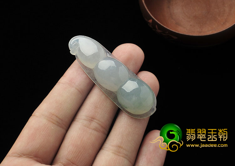 冰种晴水缅甸翡翠A货四季豆挂件