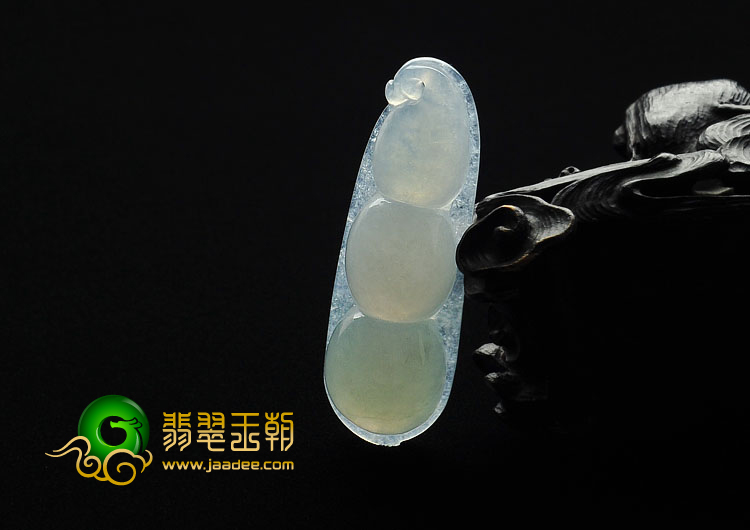冰种晴水缅甸翡翠A货四季豆挂件