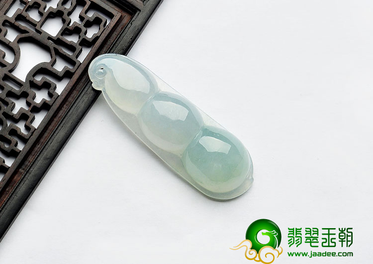 冰种晴水缅甸翡翠A货四季豆挂件