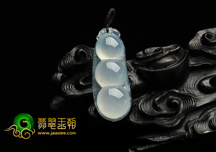 冰种略飘花缅甸翡翠A货四季豆挂件
