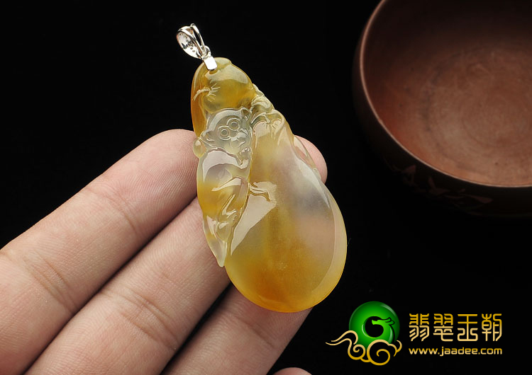 冰种黄翡缅甸翡翠A货灵猴献寿挂件