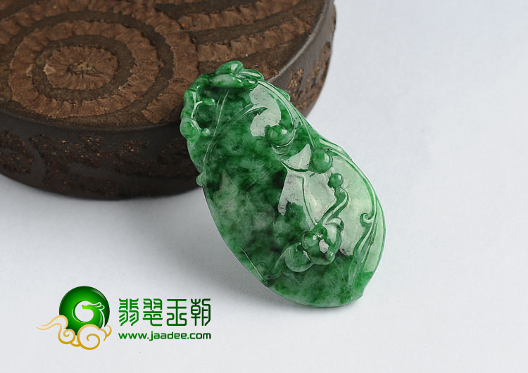糯冰种癣加绿缅甸翡翠A货豆子挂件
