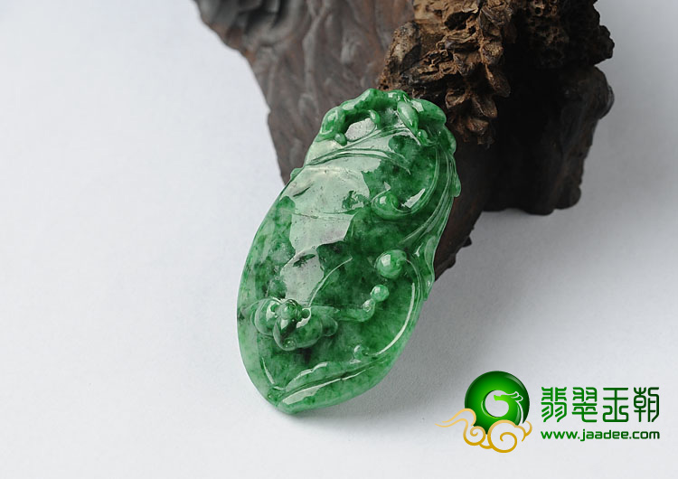 糯冰种癣加绿缅甸翡翠A货豆子挂件