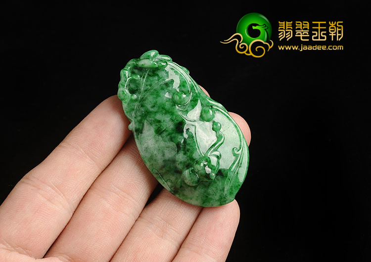 糯冰种癣加绿缅甸翡翠A货豆子挂件