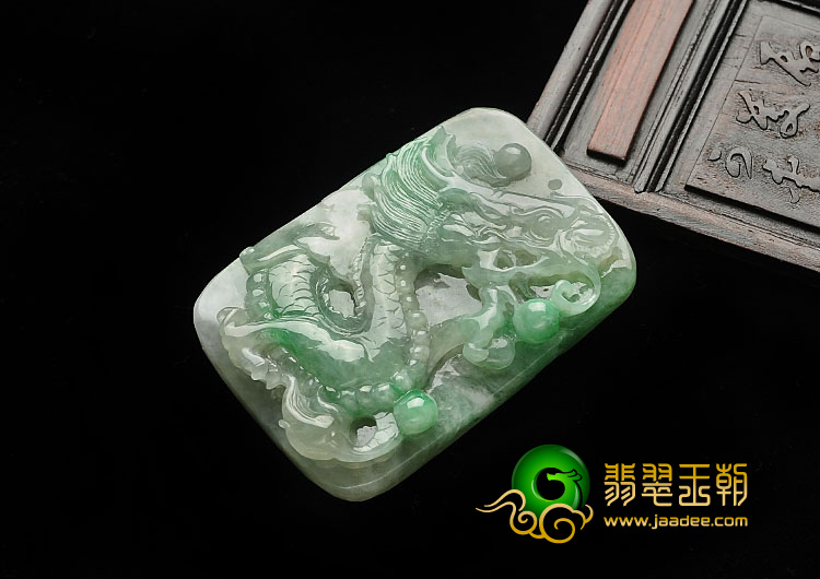糯冰种飘翠缅甸翡翠A货龙凤牌挂件