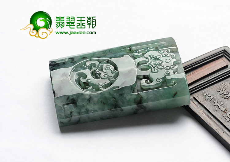 糯冰种飘花缅甸翡翠A货仿古龙挂件