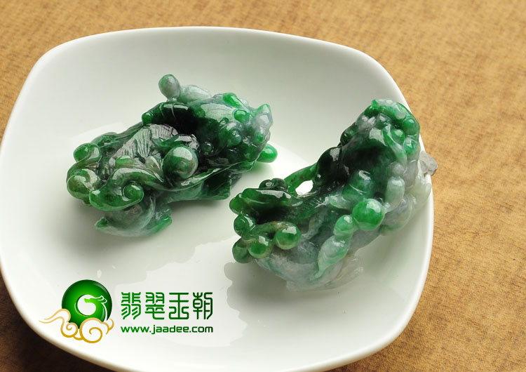 糯冰种廯加绿缅甸翡翠A货貔貅挂件（一对）