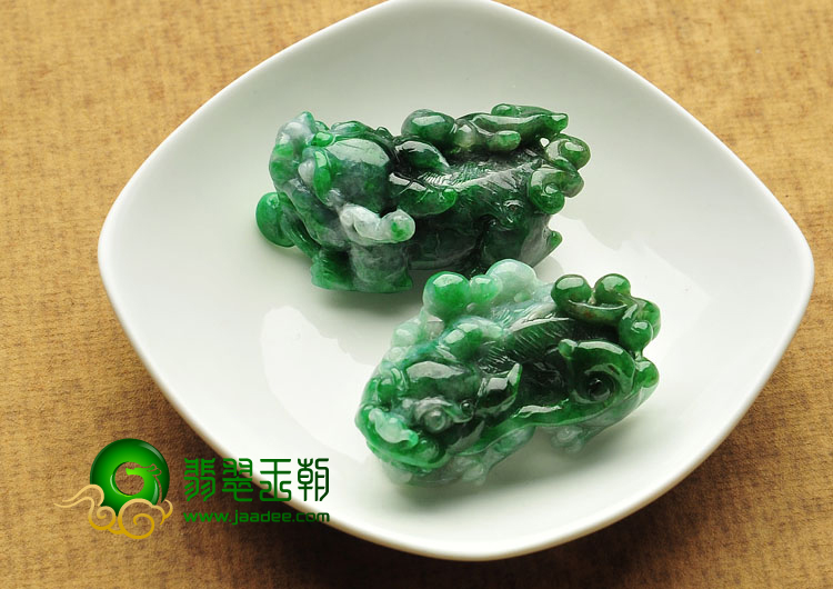 糯冰种廯加绿缅甸翡翠A货貔貅挂件（一对）