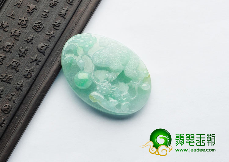 糯冰种飘翠缅甸翡翠A货招财进宝挂件