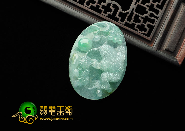 糯冰种飘翠缅甸翡翠A货招财进宝挂件