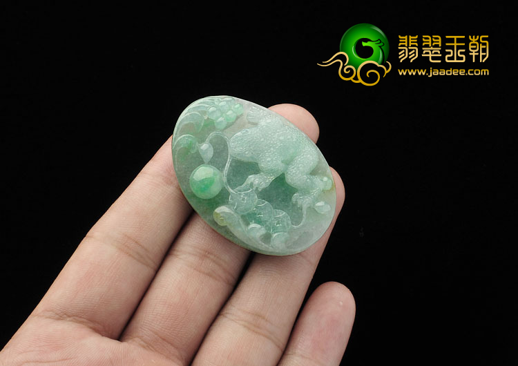 糯冰种飘翠缅甸翡翠A货招财进宝挂件