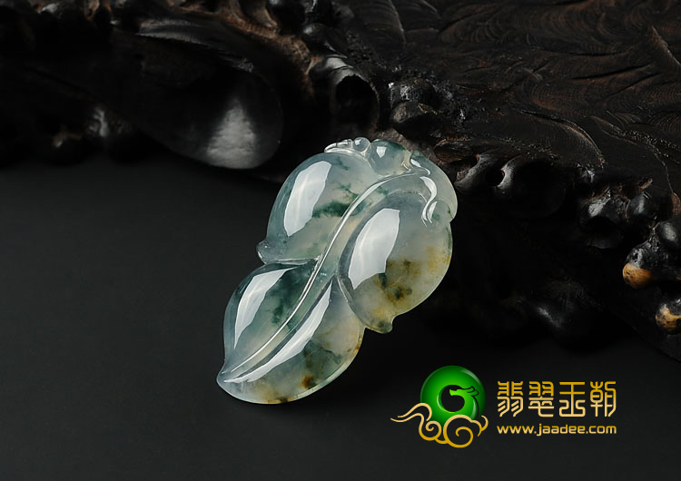 冰种飘花略带黄翡缅甸翡翠A货叶子挂件