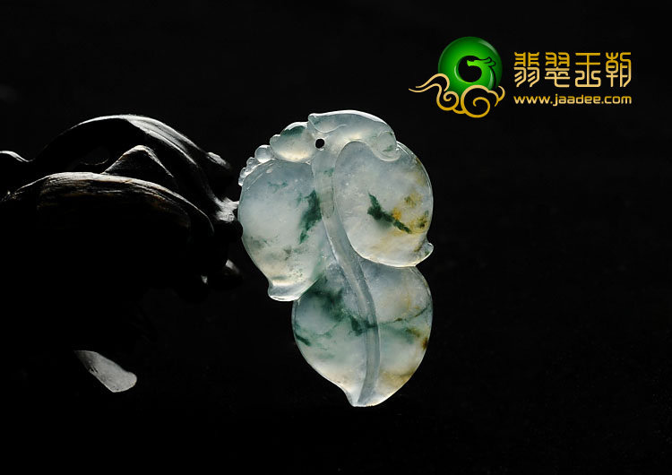 冰种飘花略带黄翡缅甸翡翠A货叶子挂件