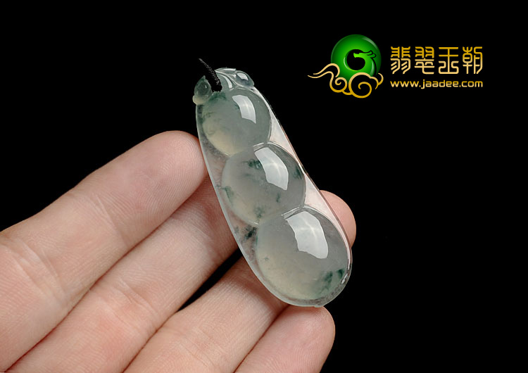 冰种飘花缅甸翡翠A货四季豆挂件
