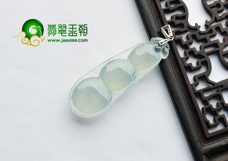 冰种晴水缅甸翡翠A货四季豆挂件