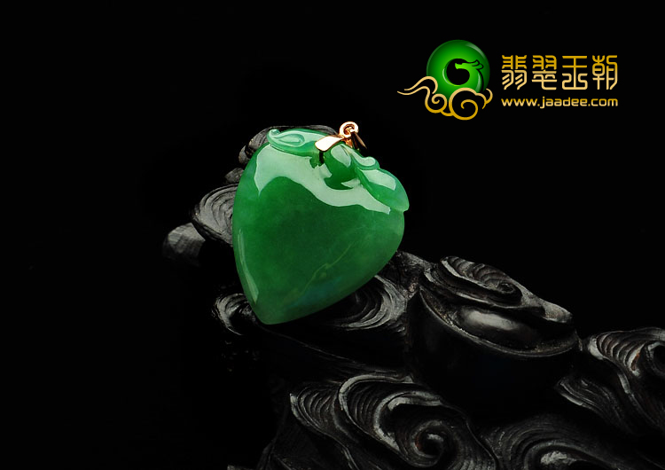 糯冰种翠色缅甸翡翠A货心心相印挂件