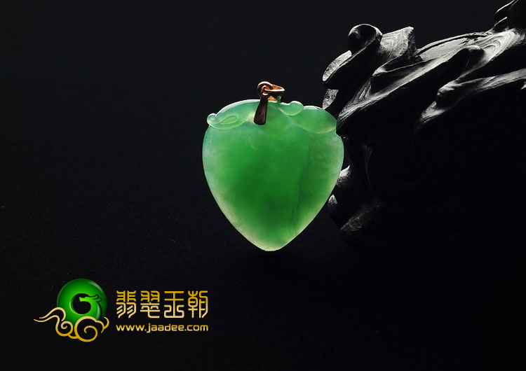 糯冰种翠色缅甸翡翠A货心心相印挂件
