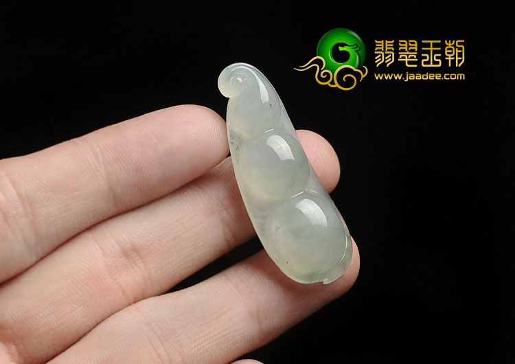 冰种飘花缅甸翡翠A货四季豆挂件