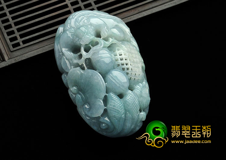 糯冰种晴水缅甸翡翠A货貔貅手玩件