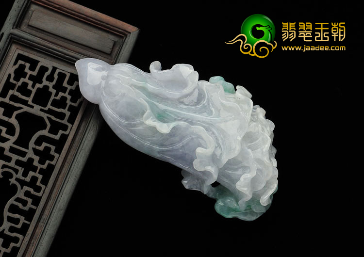 糯冰种春带彩缅甸翡翠A货白菜挂件