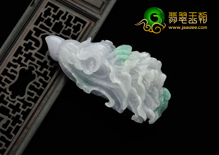 糯冰种春带彩缅甸翡翠A货白菜挂件