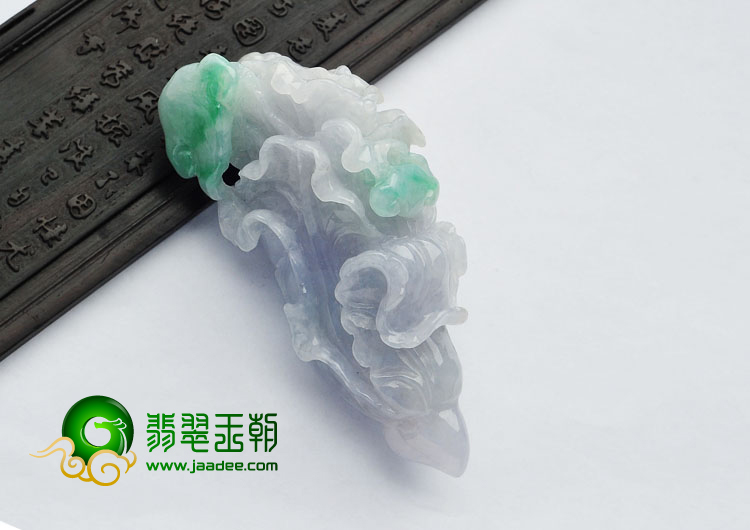 糯冰种春带彩缅甸翡翠A货白菜挂件