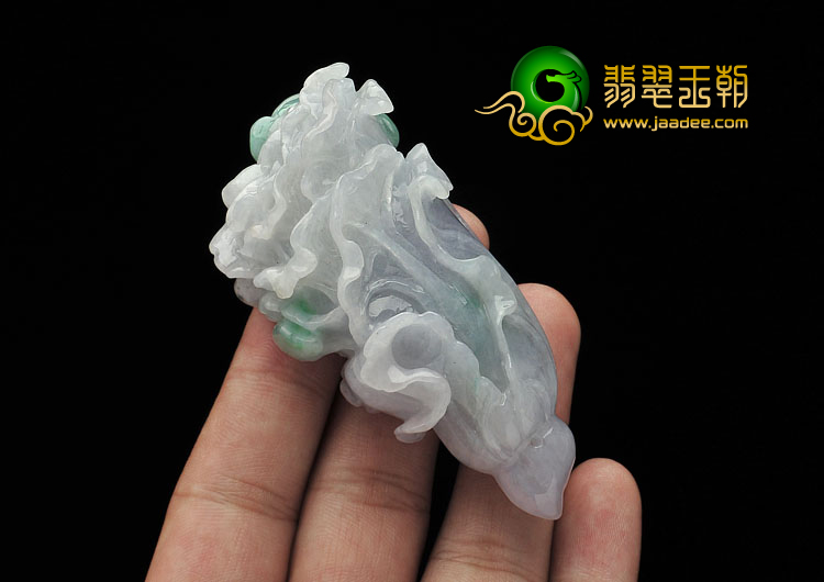 糯冰种春带彩缅甸翡翠A货白菜挂件