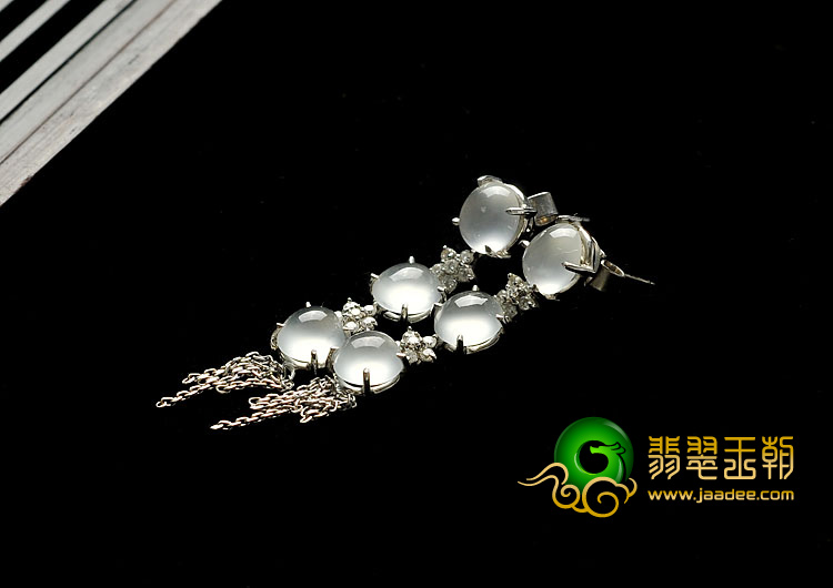 玻璃种强莹光缅甸翡翠A货镶白金耳坠（真钻）