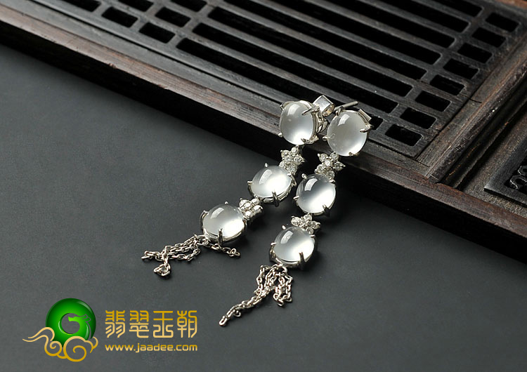 玻璃种强莹光缅甸翡翠A货镶白金耳坠（真钻）