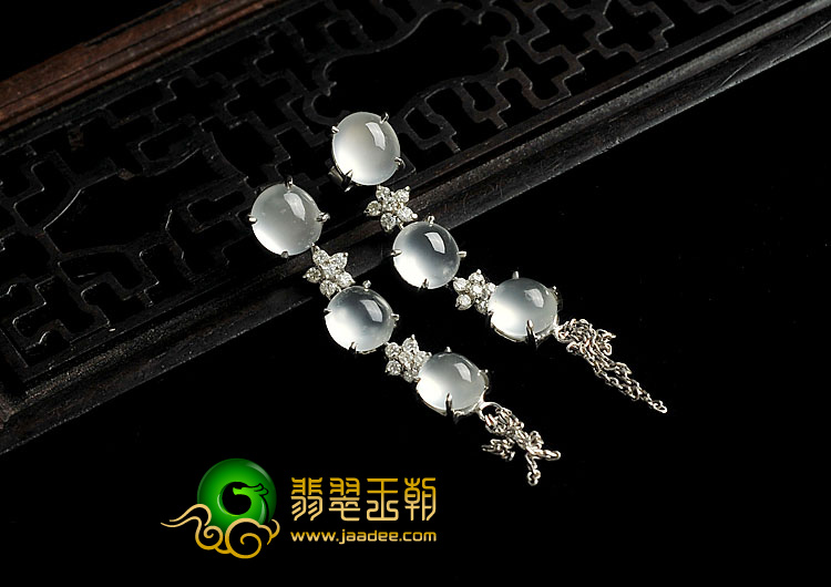 玻璃种强莹光缅甸翡翠A货镶白金耳坠（真钻）