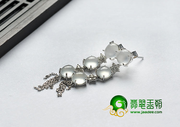 玻璃种强莹光缅甸翡翠A货镶白金耳坠（真钻）