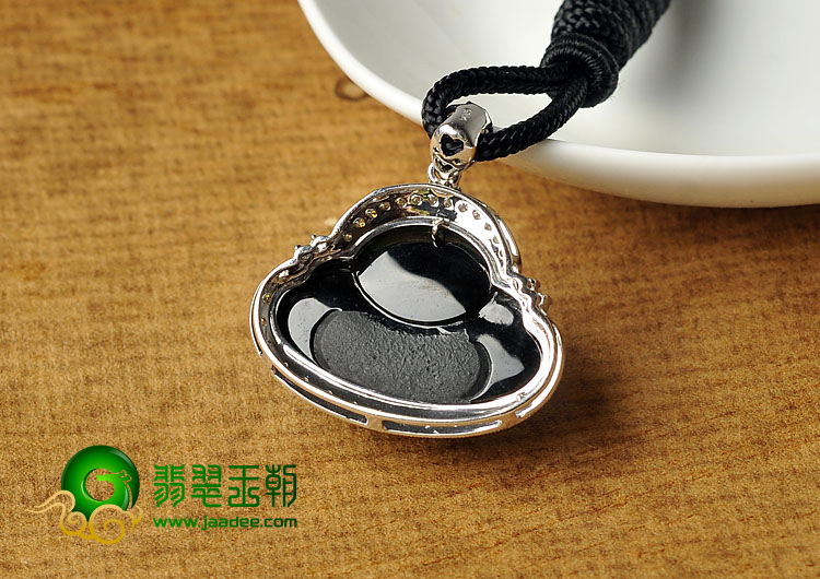 玻璃种墨翠缅甸翡翠A货镶白金玉佛胸坠（真钻）