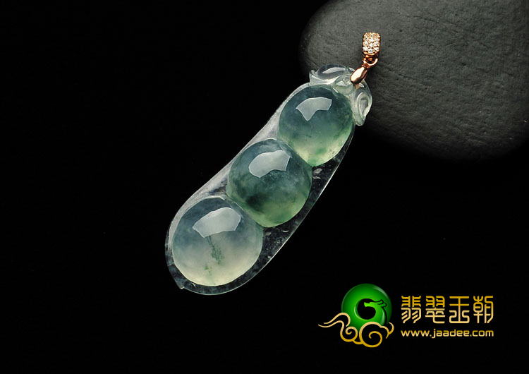 冰种飘花缅甸翡翠A货四季豆挂件