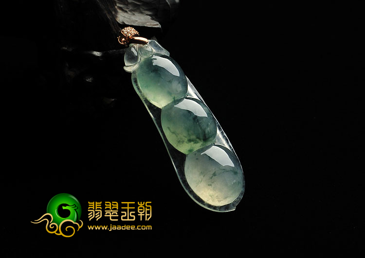 冰种飘花缅甸翡翠A货四季豆挂件