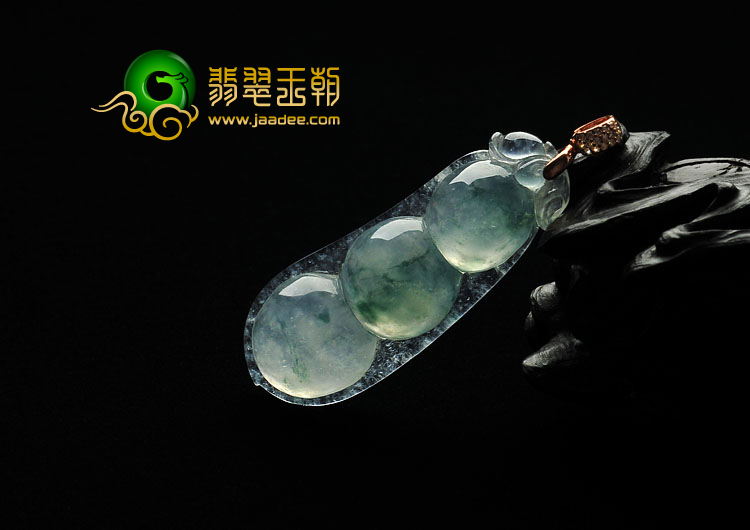 冰种飘花缅甸翡翠A货四季豆挂件