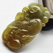 冰种褐黄翡缅甸翡翠A货鹦鹉挂件
