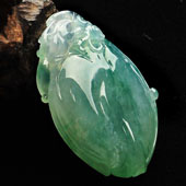 冰种飘花缅甸翡翠A货寿桃挂件