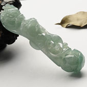 糯冰种晴水缅甸翡翠A货龙钩挂件