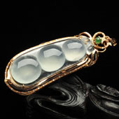 冰种无色缅甸翡翠A货镶玫瑰金四季豆胸坠（真钻）