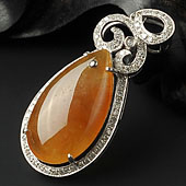 冰种黄翡缅甸翡翠A货黄翡胸坠（真金）