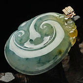 冰种黄翡飘花缅甸翡翠A货如意挂件