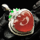 冰种红翡缅甸翡翠A货镶白金如意胸坠（真钻）