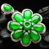 冰种正阳绿缅甸翡翠A货镶白金胸坠（真钻）