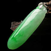 冰种翠色缅甸翡翠A货福瓜挂件