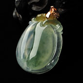 冰种飘花略带黄翡缅甸翡翠A货福瓜挂件