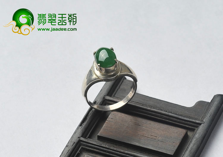 糯冰种菠菜绿缅甸翡翠A货戒面