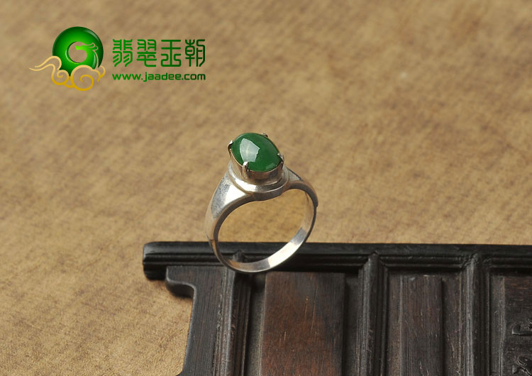 糯冰种菠菜绿缅甸翡翠A货戒面