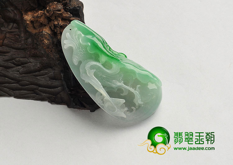 （超值推荐）冰种带翠缅甸翡翠A货一路连科挂件