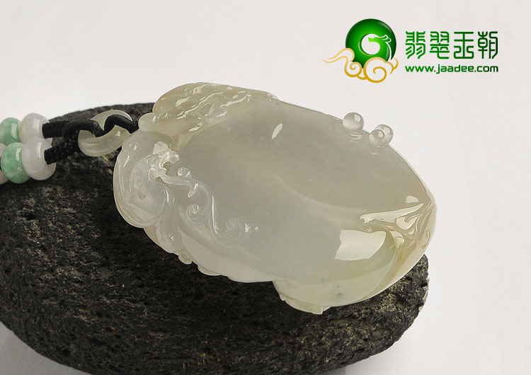 冰种淡黄翡略飘花缅甸翡翠A货龙凤呈祥挂件