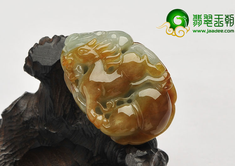糯冰种晴水褐黄翡缅甸翡翠A货马牌挂件